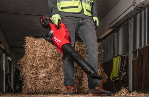 Повітродувка акумуляторна безщіткова з двома батареями M18 F2BL-0 MILWAUKEE