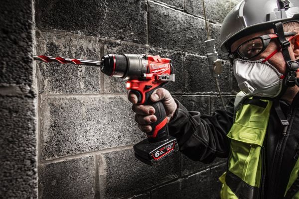 Дриль-шуруповерт акумуляторна безщіткова ударна M12FPD2-602X (45 Нм) MILWAUKEE