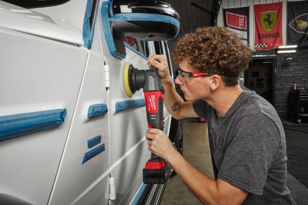 Машина полірувальна ексцентрикова акумуляторна MILWAUKEE, M18 FUEL FROP15-502X, Ø125мм (+заряд.пристрій., 2 акум.Х 5Аг, HDкейс)