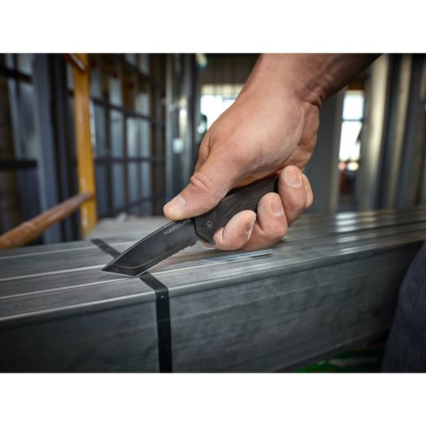 Ніж універсальний складний HARDLINE MILWAUKEE, зазубрений клинок