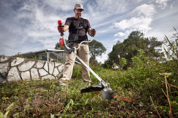 Коса акумуляторна безщіткова Milwaukee M18 FBCU-0 FUEL
