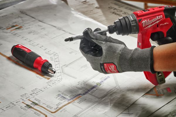 Викрутка зі змінними вставками 27 в 1 MILWAUKEE