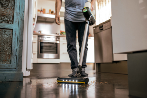 Акумуляторний пилосос Karcher VC 6 Cordless ourFamily 1.198-670.0