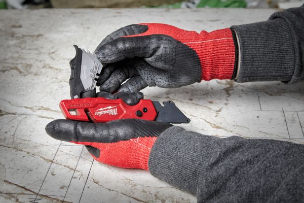 Ніж складний багатофункціональний зі зберіганням лез FASTBACK MILWAUKEE 4932471358