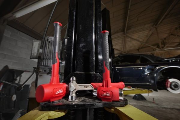 Молоток 790 g