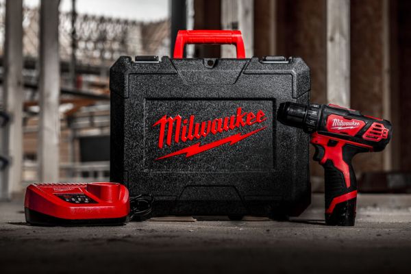 Дриль-шурупокрут MILWAUKEE M12 BDD-152C PROMOTION IN2