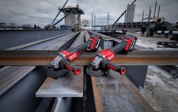 Кутошліфувальна машина акумуляторна MILWAUKEE M18FHSAG125XPDB-0