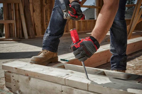 Викрутка-долото MILWAUKEE