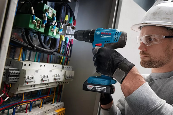 Шуруповерт ударний акумуляторний Bosch GSB 183-LI 18В 2х2А·год (0.601.9K9.100)