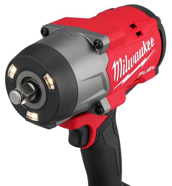 Гайкокрут акумуляторний 1/2" MILWAUKEE, M18 FHIW2F12-502X, 2034Нм, (+ заряд.пристрій, 2 акум., HD кейс)