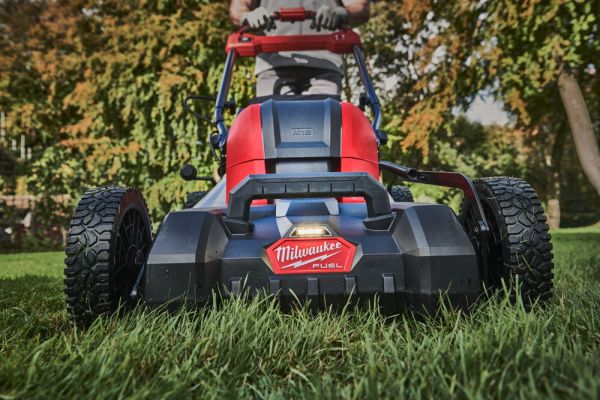 Газонокосарка акумуляторна безщіткова самохідна 46см M18 F2LM46-802 MILWAUKEE