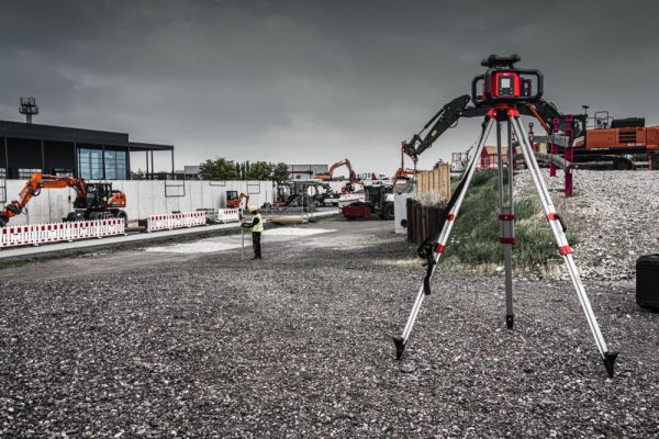 Рівень лазерний ротаційний акумуляторний MILWAUKEE M18 RLOHV1200-501C 1200м