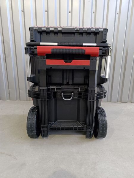 Візок на коліщатах з ящиками для інструментів MILWAUKEE PACKOUT 4932499041