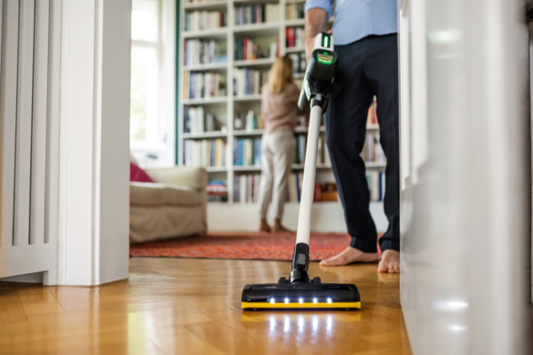 Акумуляторний пилосос Karcher VC 7 Cordless yourMax 1.198-710.0