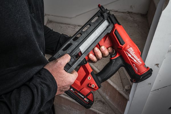 Пістолет цвяхозабивний акумуляторний MILWAUKEE, M18 FN16GA-0, 32-64мм (каркас)