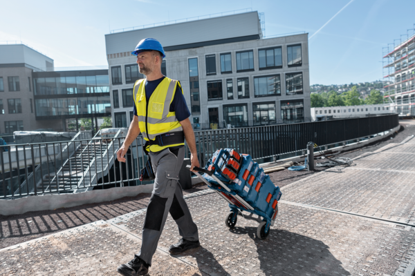 Зарядний пристрій Bosch GAL 18V6-80 (1.600.A01.U9L)