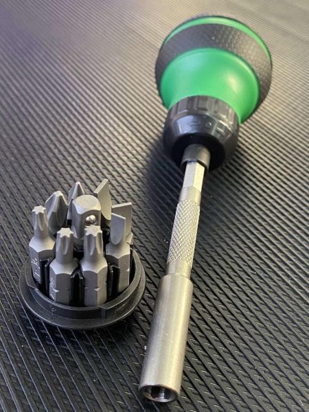 Трещоточная викрутка-міні TOPTUL 9-в-1 GAAR1101