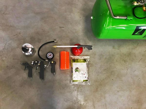 Компресор Zipper ZI-COM100-2V5