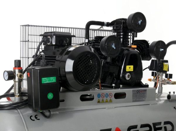 Компресор масляний трициліндровий TAGRED TA348B