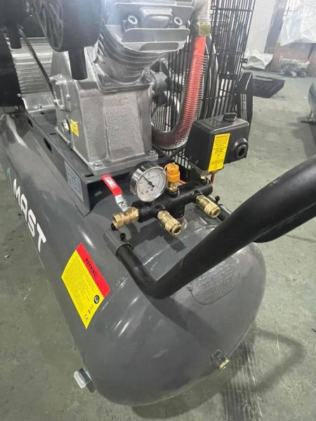 Поршневий компресор MAST VA90/200L 220V