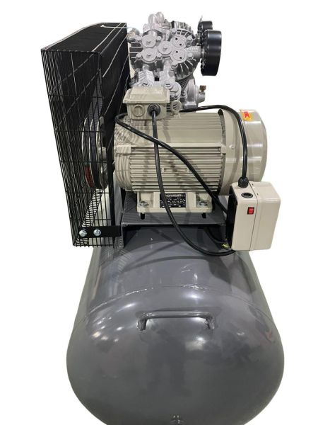 Поршневий компресор MAST 2105/500L 400V