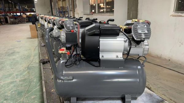 Поршневий компресор MAST 2047/50L 220V