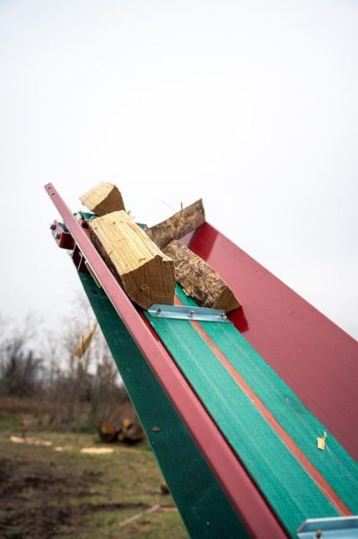 Напівавтоматична машина для різання і розколу дров Brugger SA38