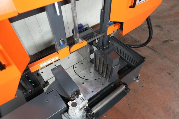 Автоматична двоколонна стрічкова пилка DISPA MAKINA D-O 550