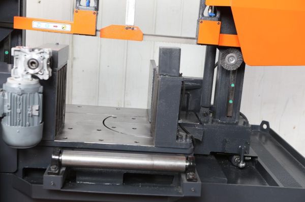 Автоматична двоколонна стрічкова пилка DISPA MAKINA D-O 550