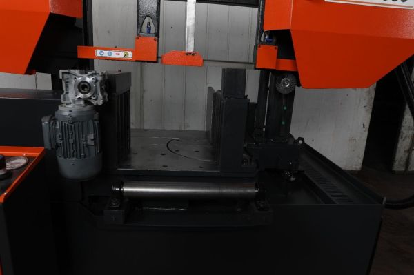 Автоматична двоколонна стрічкова пилка DISPA MAKINA D-O 550