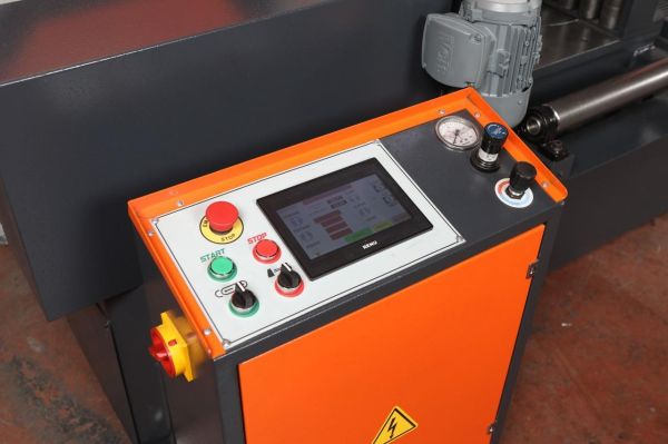 Автоматична двоколонна стрічкова пилка DISPA MAKINA D-O 550