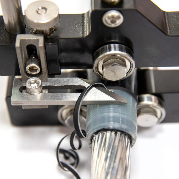 Інструмент для зняття ізоляції кабелів із зшитого поліетилену та напівпровідникового екрана ø38-68м СТАНДАРТ