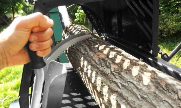 Напівавтоматична машина для різання і розколу дров OPTIMAT Titanium CLS 12