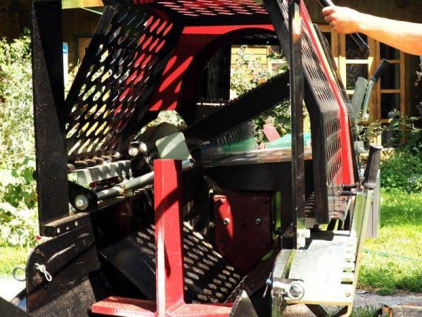 Напівавтоматична машина для різання і розколу дров OPTIMAT Titanium CLS 12