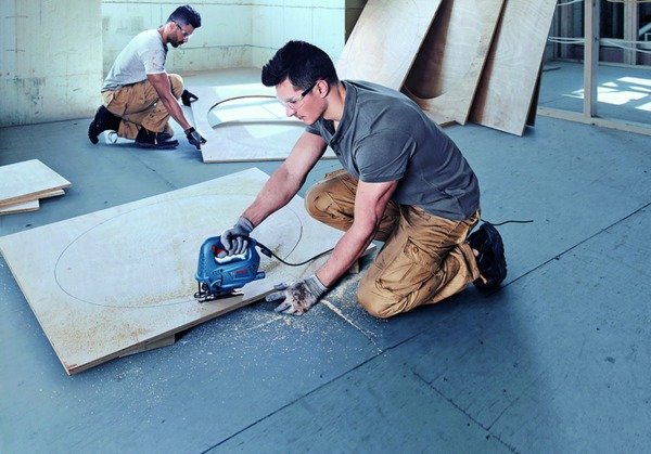 Електролобзик Bosch GST 700