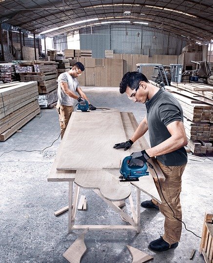 Електролобзик Bosch GST 700