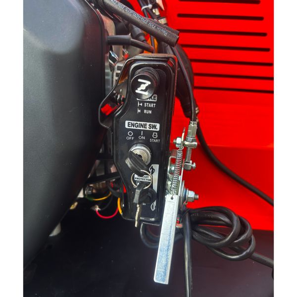 Подрібнювач бенз. DCH6 25к.с., діам.гілок до 18см, барабан з 2 ножами