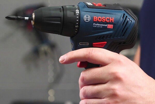 Шуруповерт-дриль Bosch Professional 12V-30