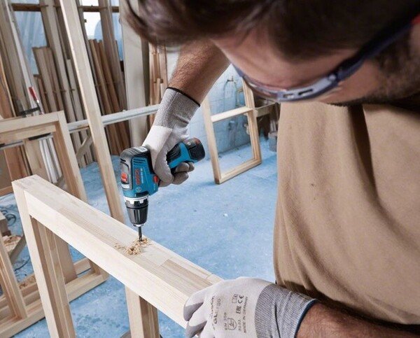 Шуруповерт-дриль Bosch Professional 12V-30