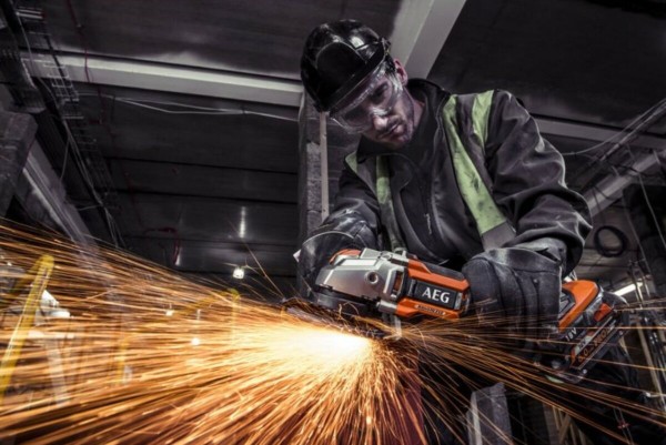 Шліфмашина кутова безщіткова акумул. AEG: 2х Li-Ion 18 В 2х 6 AхГод, диск Ø=125 мм, 11000 об/хв DW