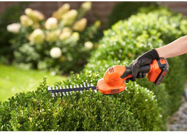Кущоріз-ножиці акумуляторні BLACK+DECKER BCSS18B