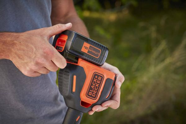 Тример акумуляторний безщітковий BLACK+DECKER BCSTE636L1