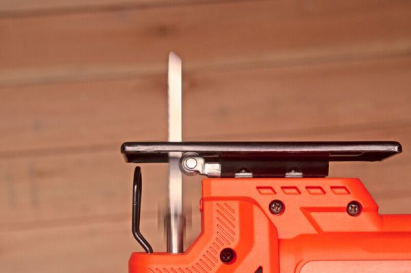 Пила лобзиковая мережева BLACK+DECKER BES603