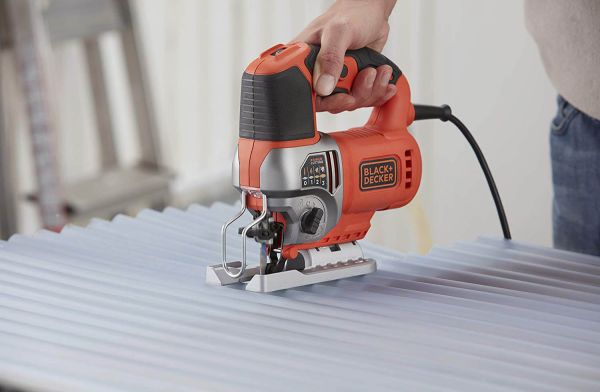 Пила лобзиковая мережева BLACK+DECKER BES610K
