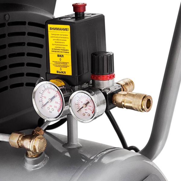 Компресор двоциліндровий безмасляний 2.2кВт 365л/хв 8бар 50л (2 крана) SIGMA (7042311)