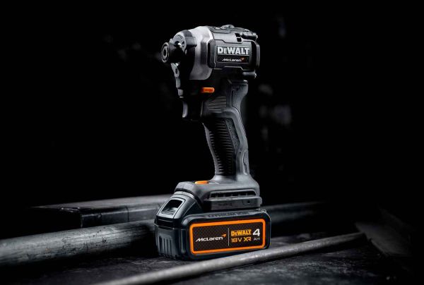 Шурупокрут ударний McLaren F1 TEAM LIMITED EDITION DeWALT DCF85MM1T
