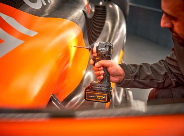 Шурупокрут ударний McLaren F1 TEAM LIMITED EDITION DeWALT DCF85MM1T