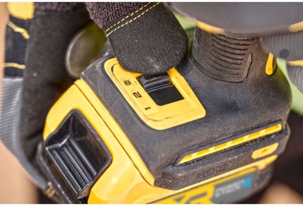 Шурупокрут ударний гідравлічний акумуляторний безщітковий DeWALT DCF870E2T