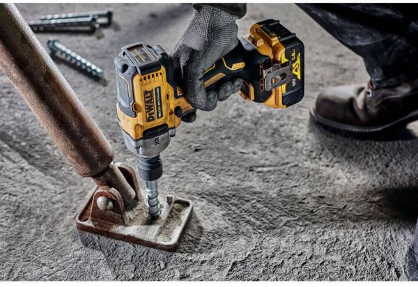 Гайкокрут ударний акумуляторний безщітковий DeWALT DCF891P2T