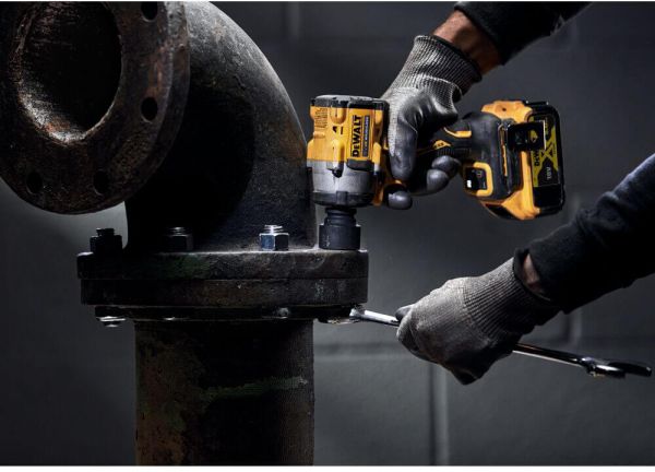 Гайкокрут ударний акумуляторний безщітковий DeWALT DCF923N